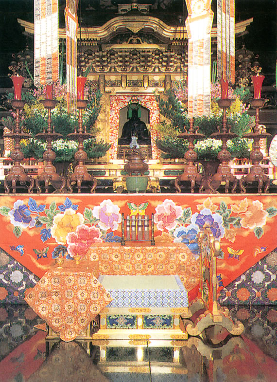 写真／蓮如上人五百回遠忌法要の荘厳(その1)